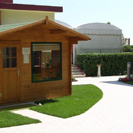 Hotel Righetto Fronte Mare Cavallino-Treporti Exterior foto